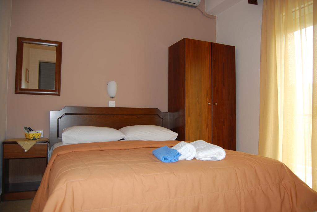Maritsa'S Rooms Σταυρός Δωμάτιο φωτογραφία